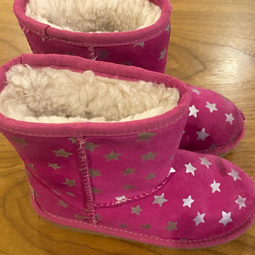 Uggs girl size 12, pink with silver stars